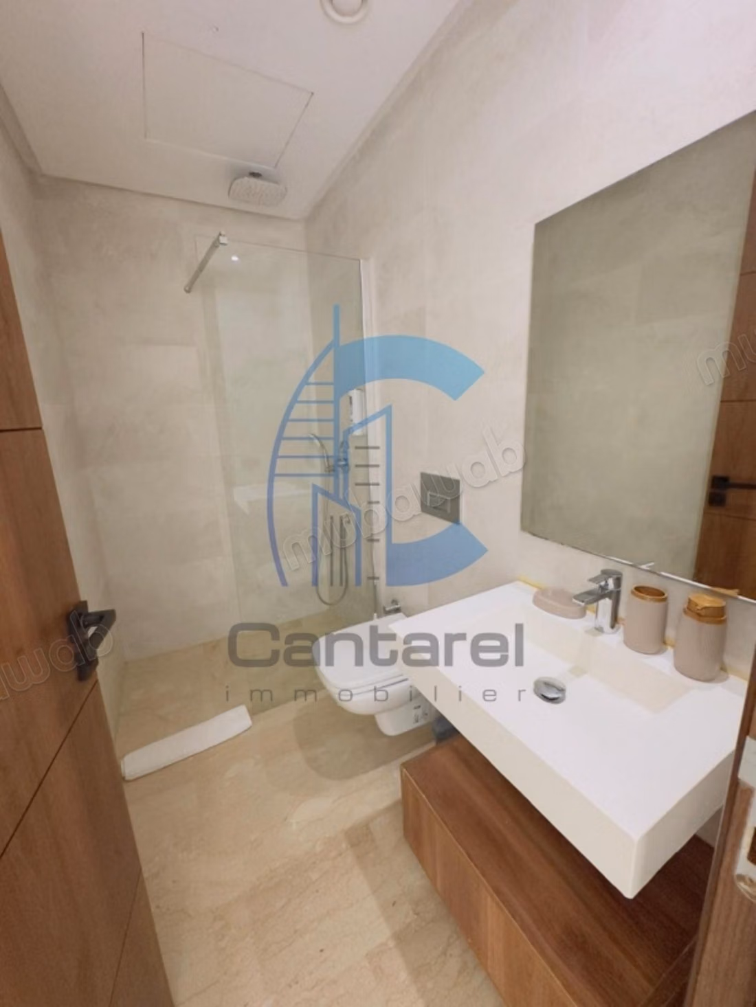 Bourgogne – Avenue Tantan, Studio 35 m² avec Terrasse de 55 m²