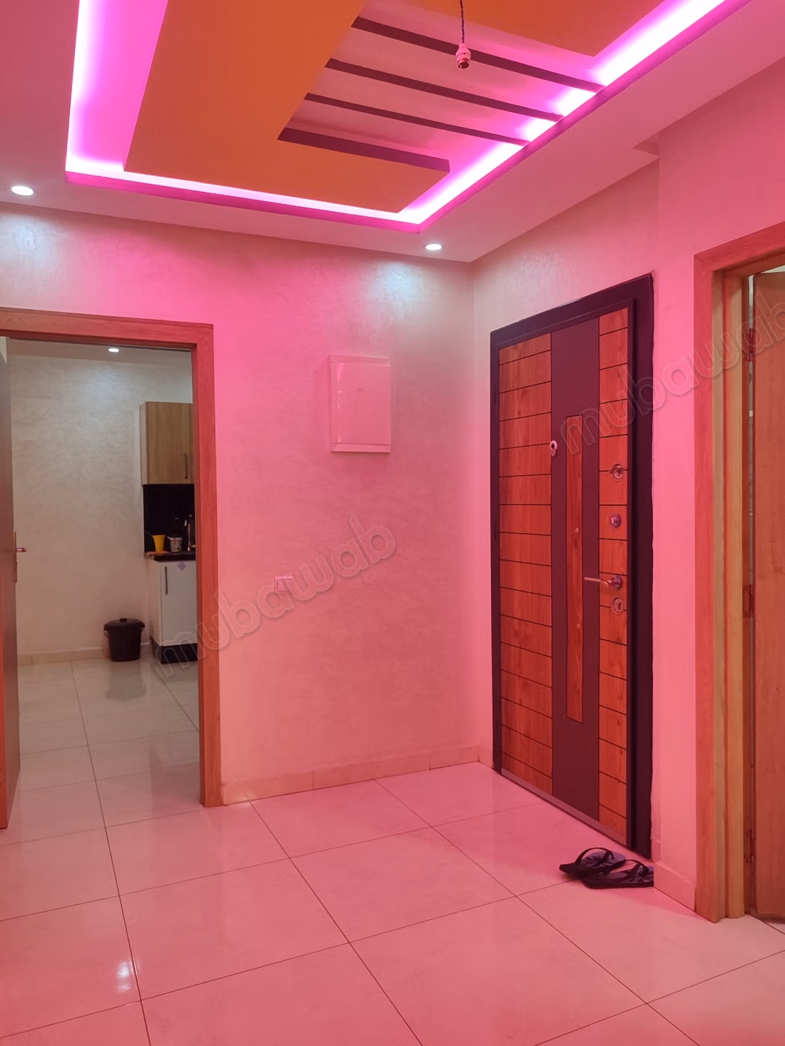 Appartement de vacances à louer à Béni Mellal. 4 grandes pièces. Porte blindée, antenne parabolique