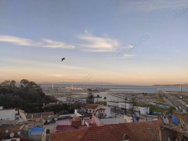 Appartamento Ammobiliato in Affitto con Vista Mare nel Centro