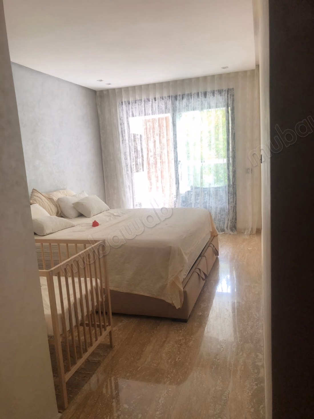 Stupendo appartamento in affitto a Dar Bouazza. 2 belle camere. Ben arredato