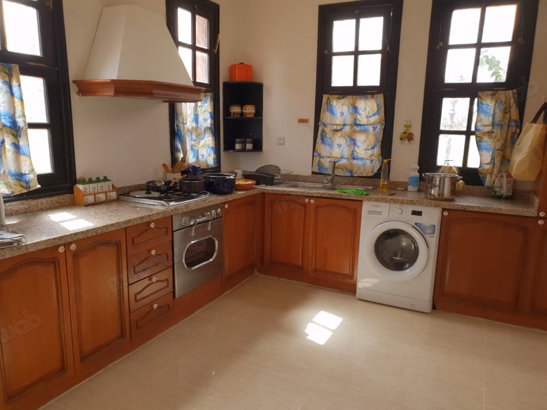 4 Bedroom Villa with Swimming Pool Palm Grove
