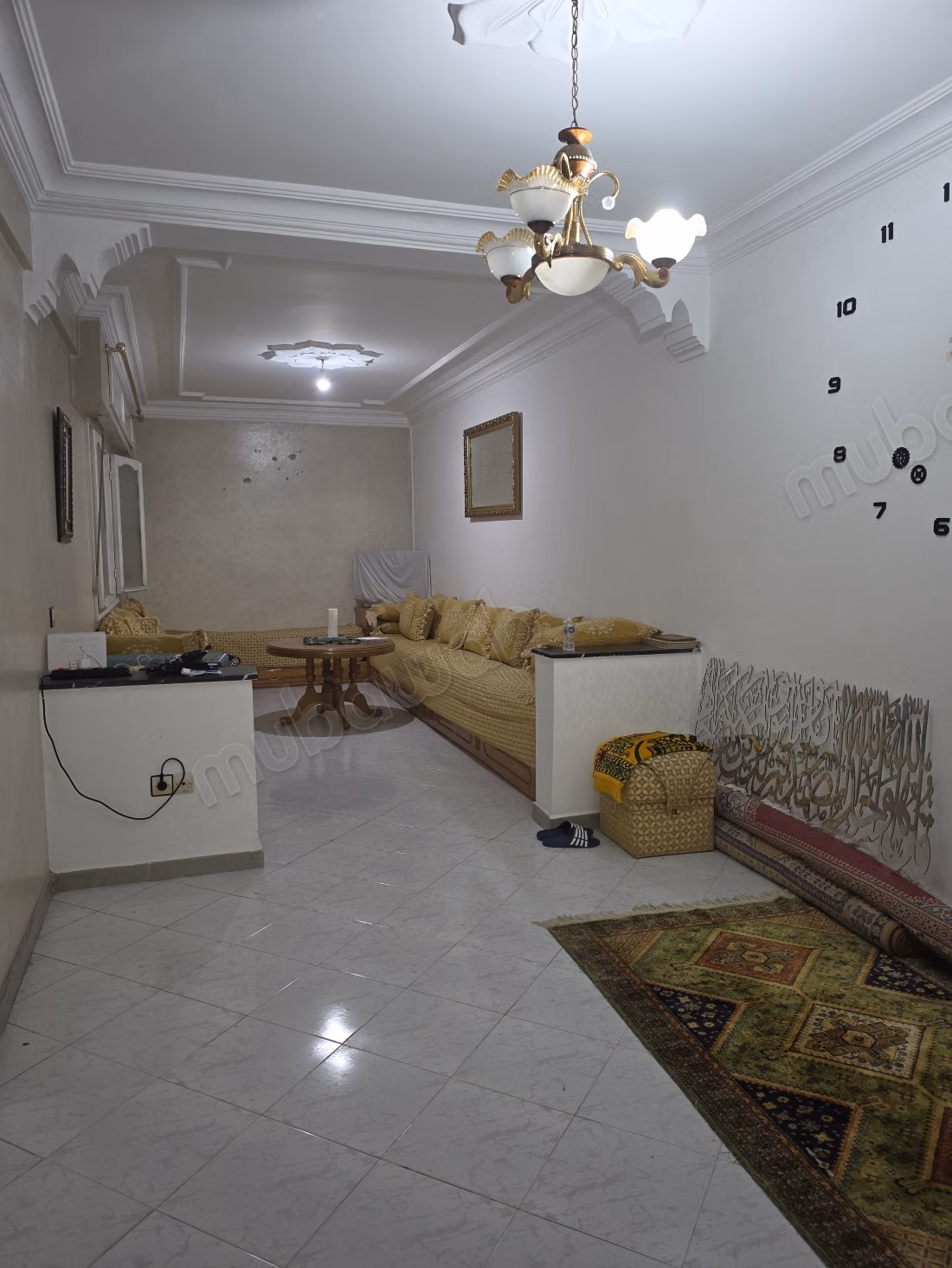 Très bel appartement en location à Mozart. 
4 grandes pièces. 
Meublé