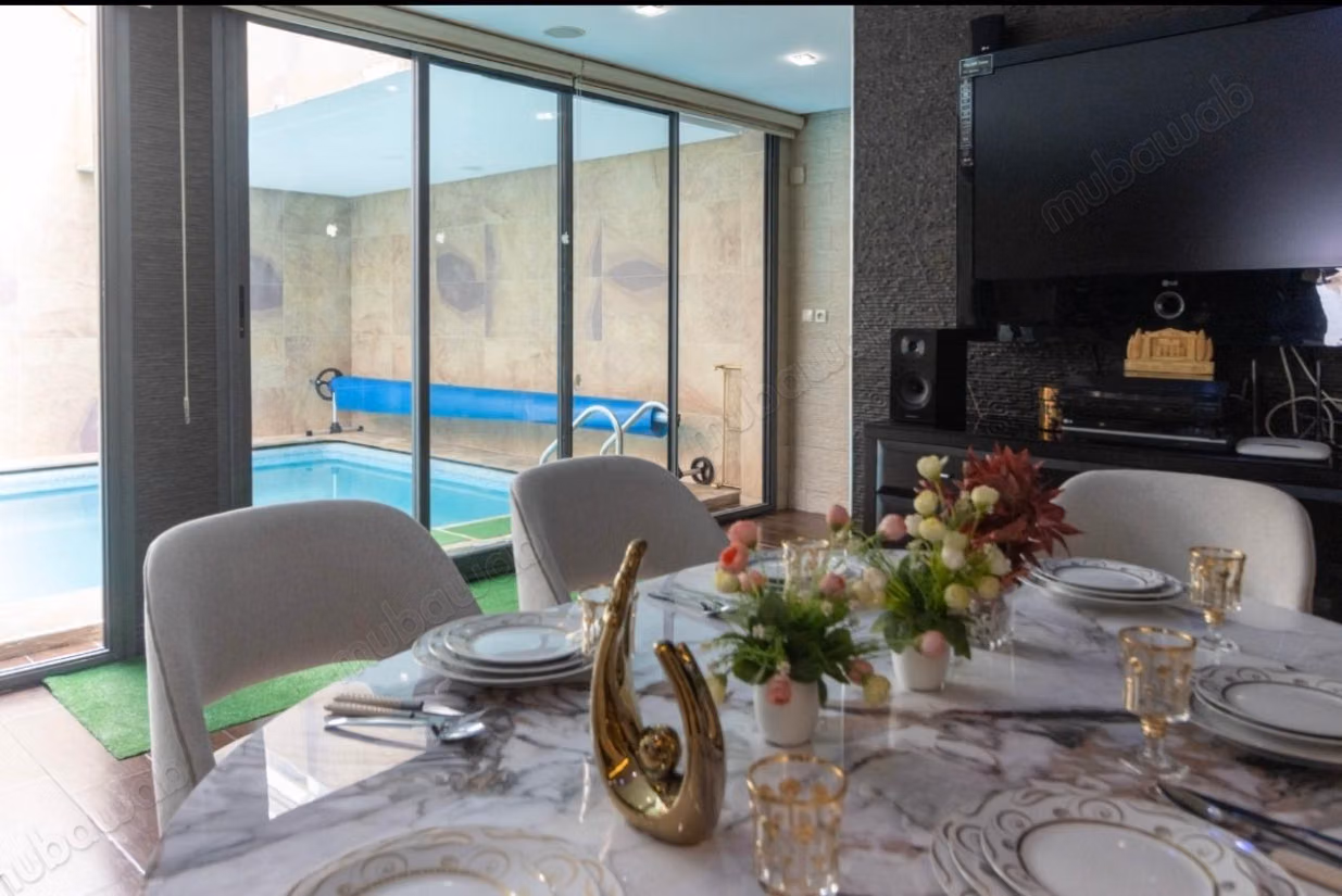Magnifique Villa à louer vide ou meublé 
Aindiab avec piscine couverte