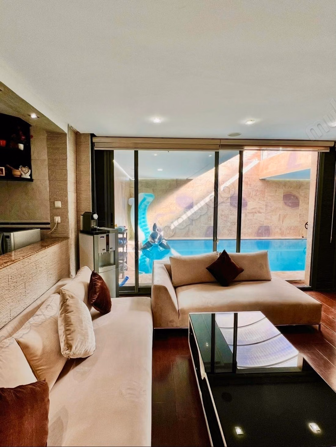 Magnifique Villa à louer vide ou meublé 
Aindiab avec piscine couverte