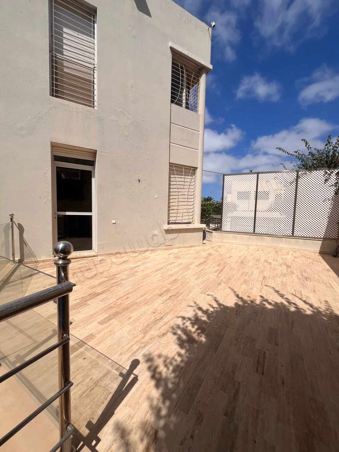 Villa de luxe à louer à Sidi Maarouf 
usage habitation ou bureaux