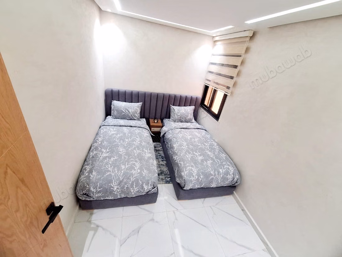 Seizoensverhuur in Ennajd. 3 grote kamers. Beveiligingsdeur en dubbel glas systeem