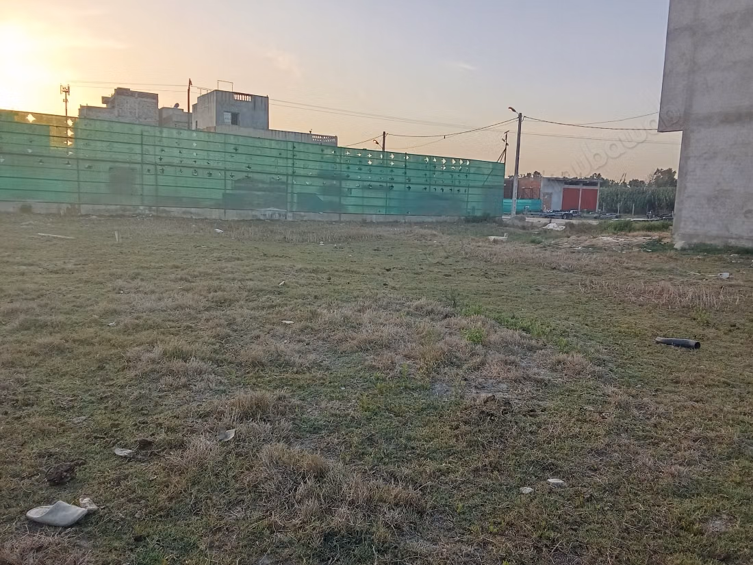 Beau terrain à vendre à Martil. Superficie totale 300 m²