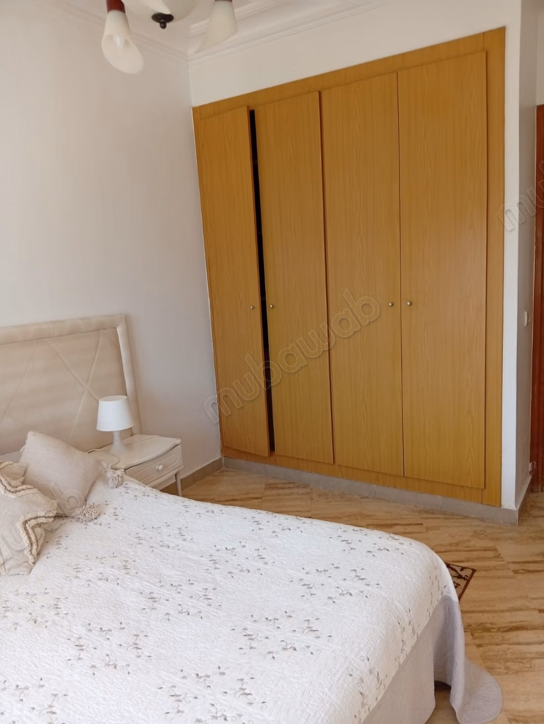 Bel appartement à vendre à Maârif Extension. 2 grandes pièces. Bien meublé — 4