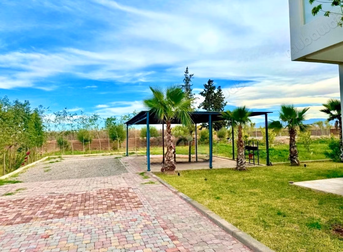 In Affitto Arredata: Magnifica Villa Moderna con Piscina, Stalla, Allevamento di Pecore …. Sulla strada per Fes a Marrakech