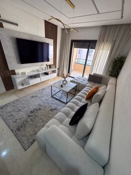 Appartement en location à Hivernage. 4 pièces. Bien meublé