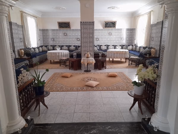 Beautiful villa for sale in Ain Borja. Area of 301 m². Furnished