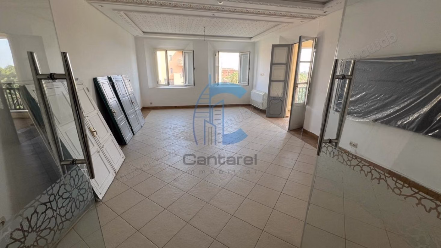 Apartamento de 3 habitaciones renovado en 2025 con terraza en alquiler en Hivernage Marrakech