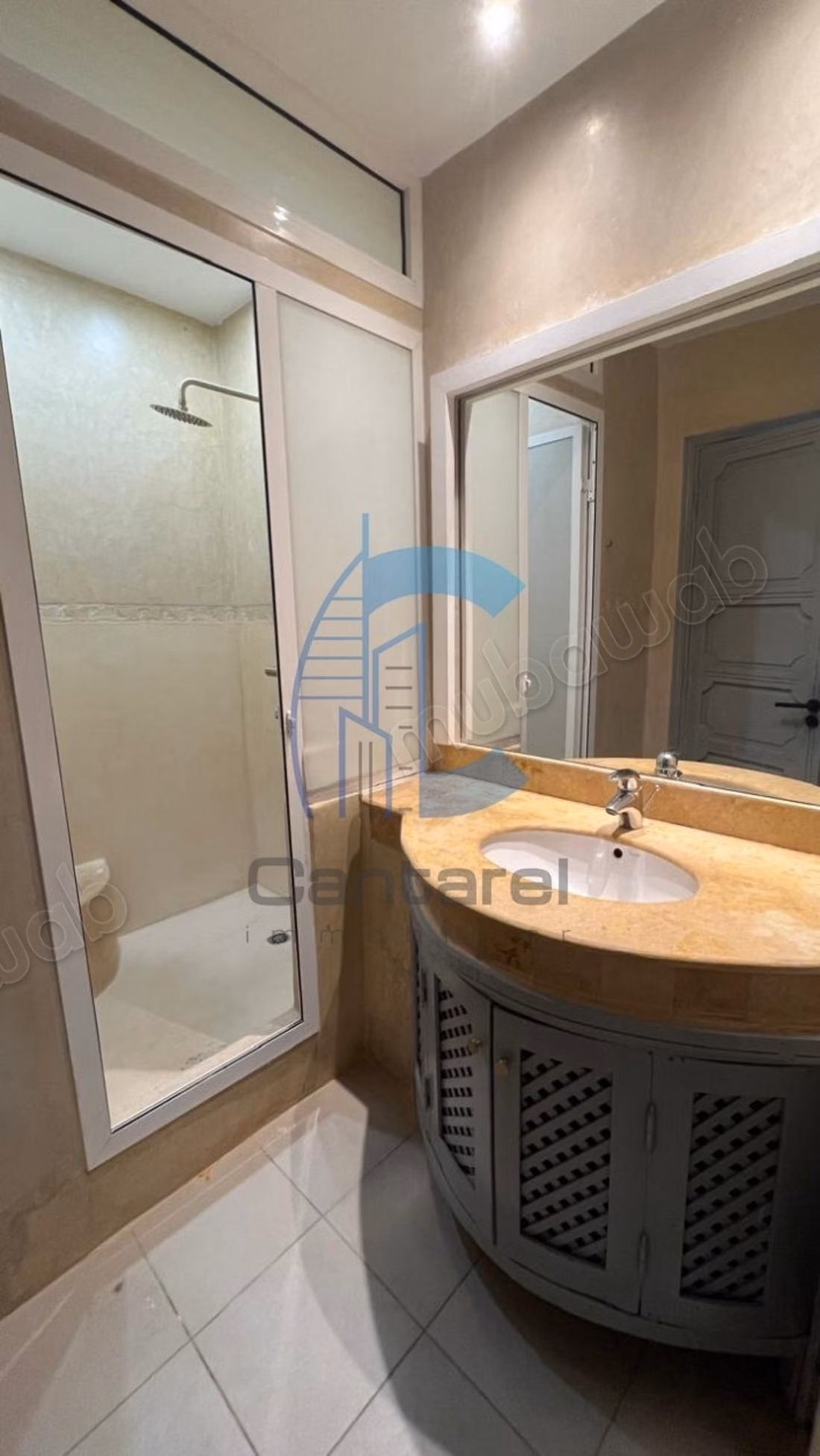 Apartamento de 3 habitaciones renovado en 2025 con terraza en alquiler en Hivernage Marrakech