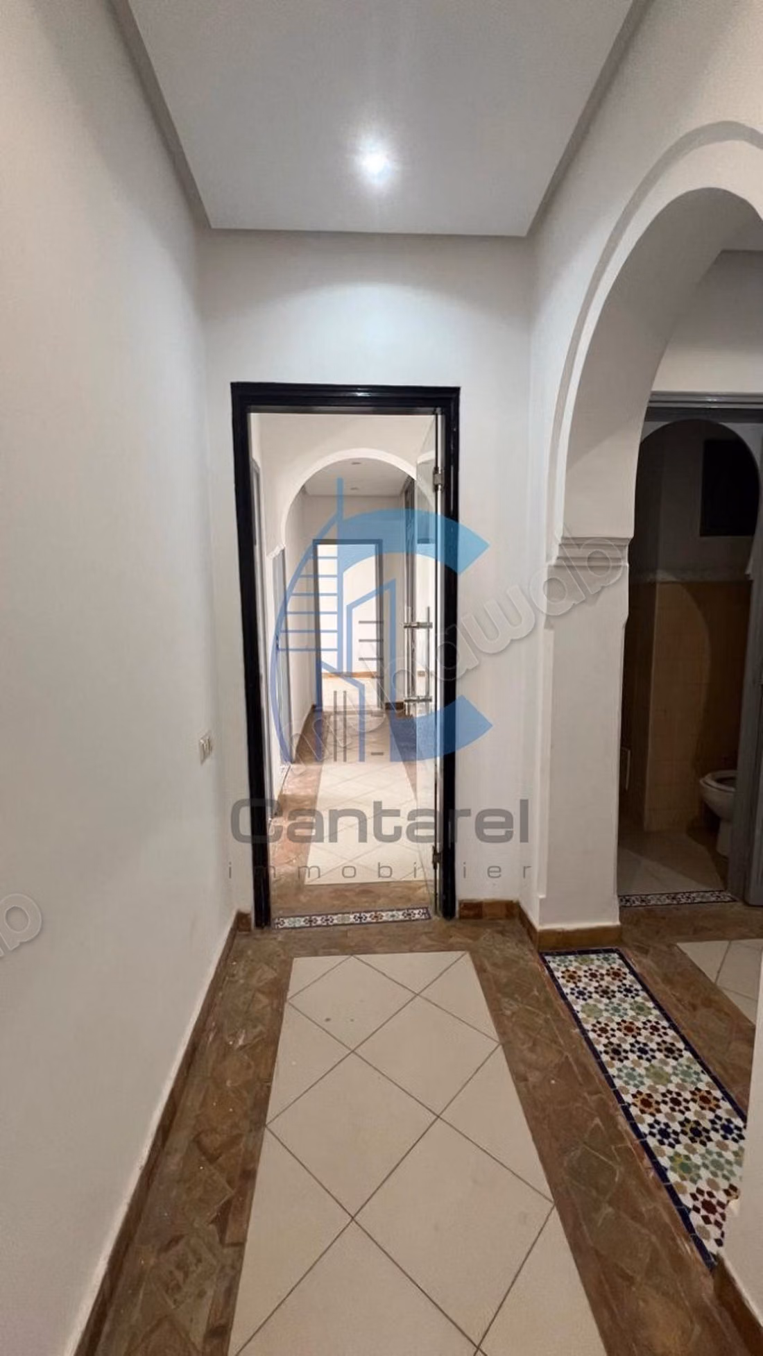 Apartamento de 3 habitaciones renovado en 2025 con terraza en alquiler en Hivernage Marrakech