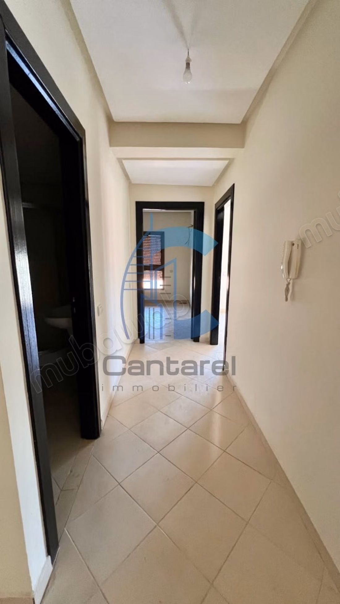 Appartement 2 chambres 2ème étage à louer 
route de casablanca
