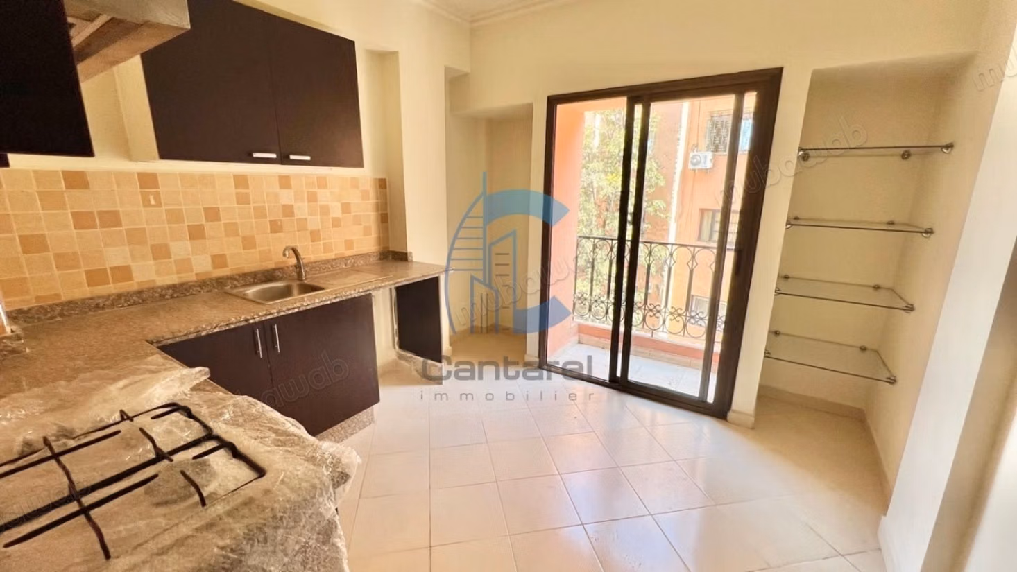 Appartement 2 chambres 2ème étage à louer 
route de casablanca