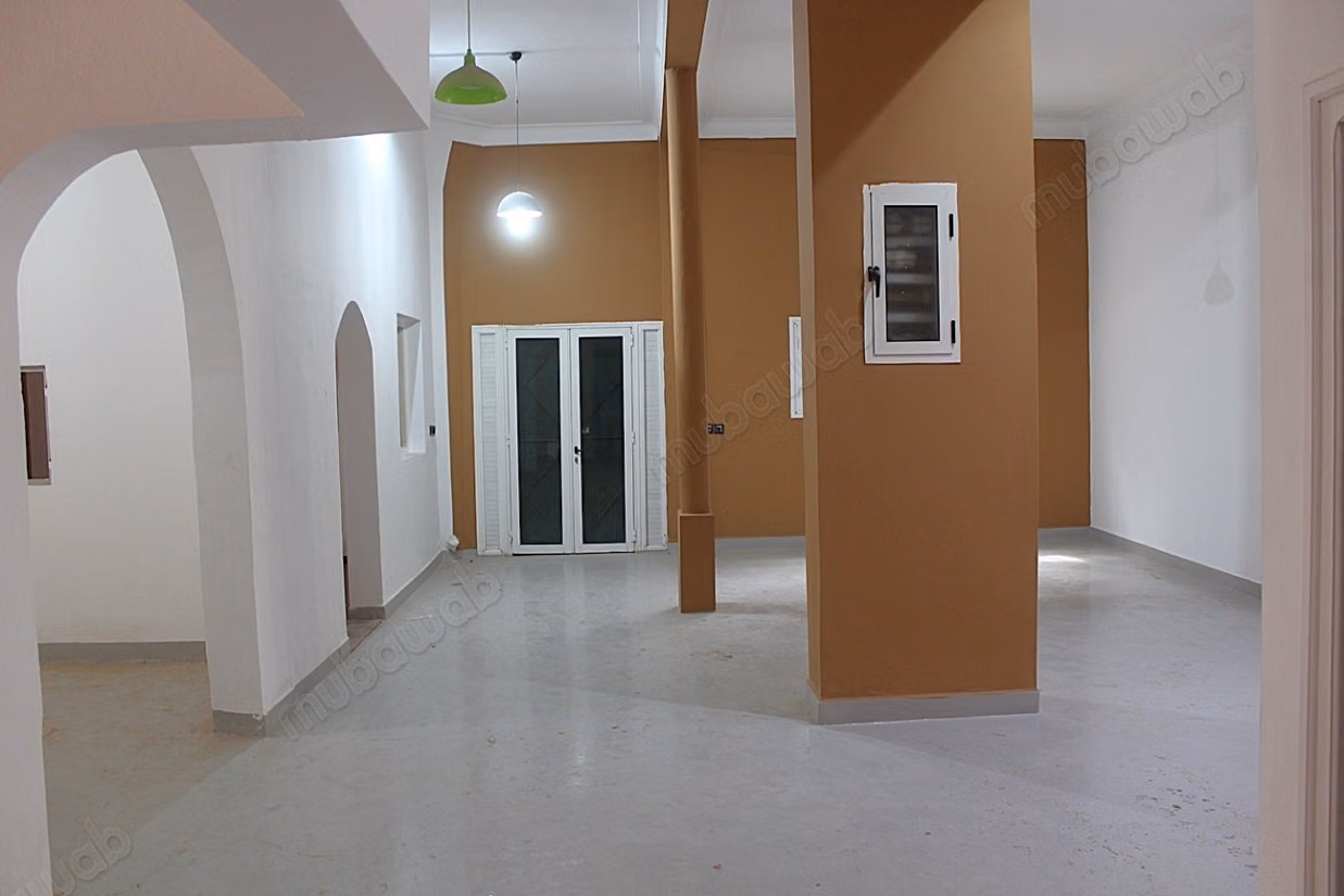 Magasin a Louer avec Local a Sidi Ghanem