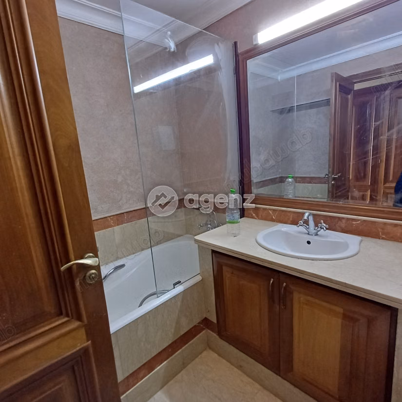 Appartement à vendre 229 m², 3 chambres 
Maârif Casablanca