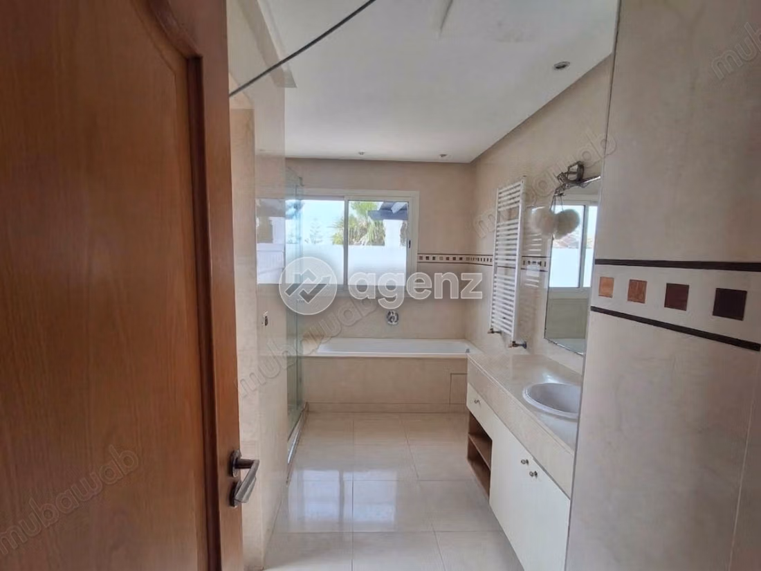Villa for sale 610 m², 4 bedrooms on Azzemmour Road Dar Bouazza