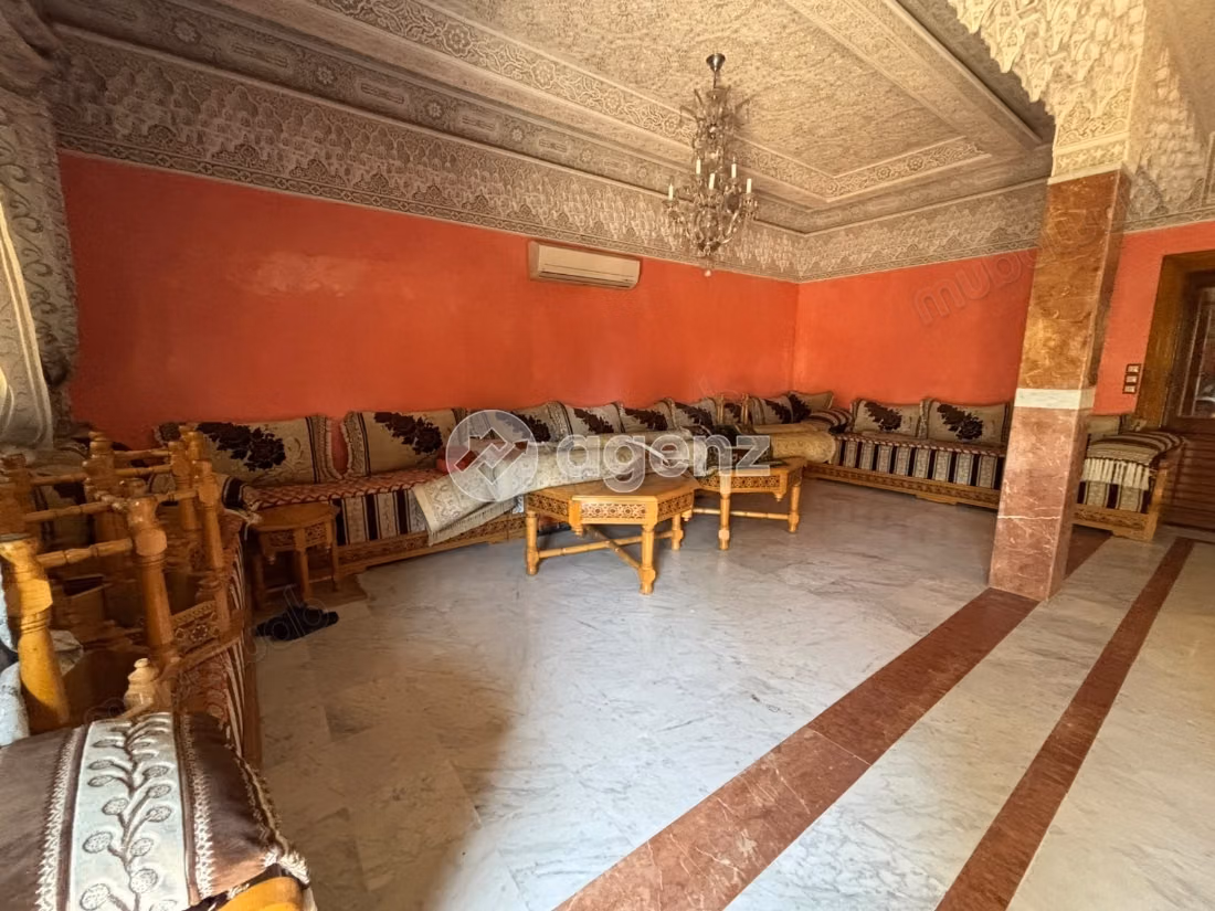 Villa à vendre 250 m², 10 chambres 
Oulfa 
Casablanca