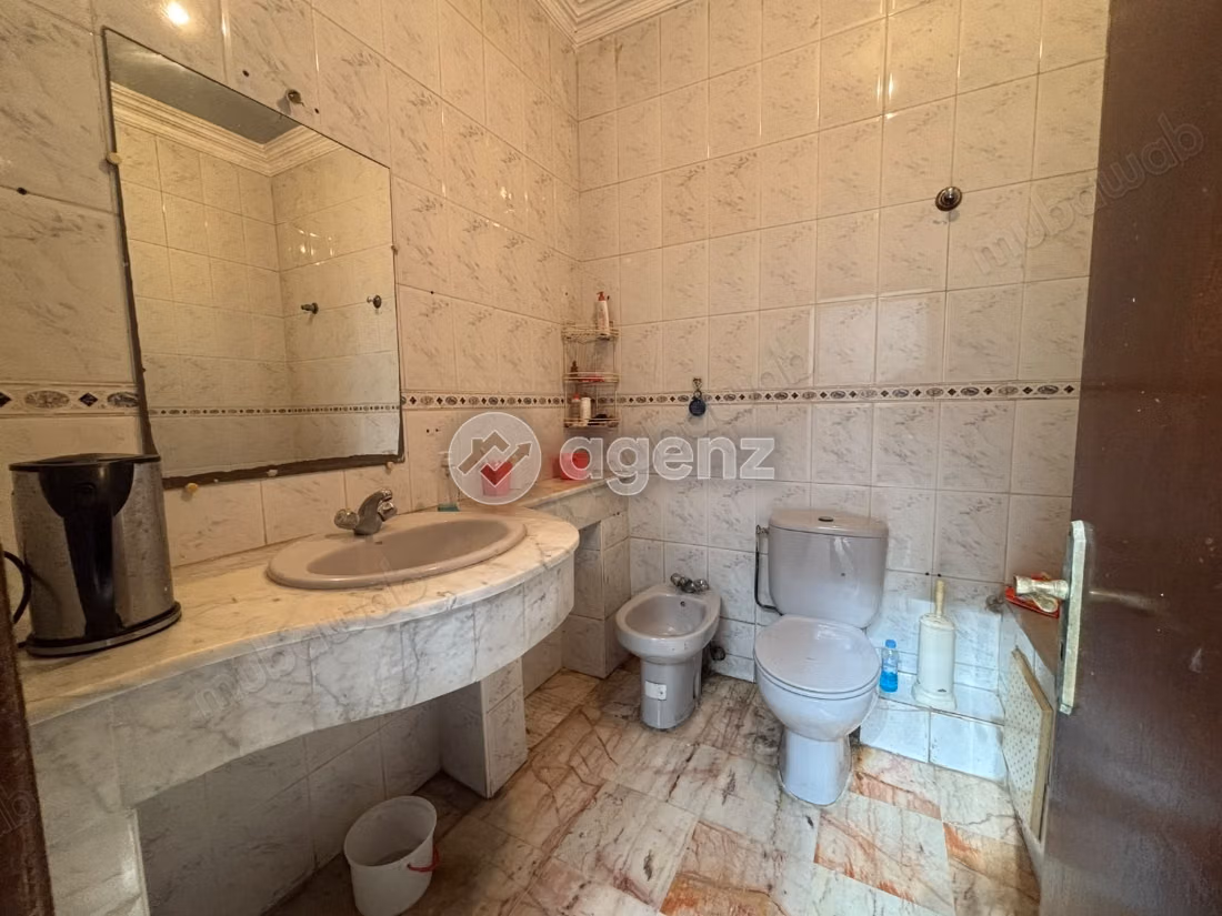 Villa à vendre 250 m², 10 chambres 
Oulfa 
Casablanca