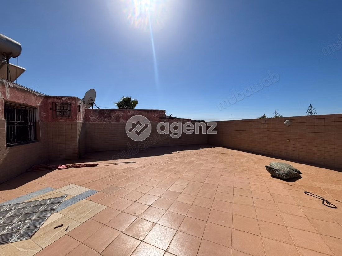 Villa à vendre 250 m², 10 chambres 
Oulfa 
Casablanca
