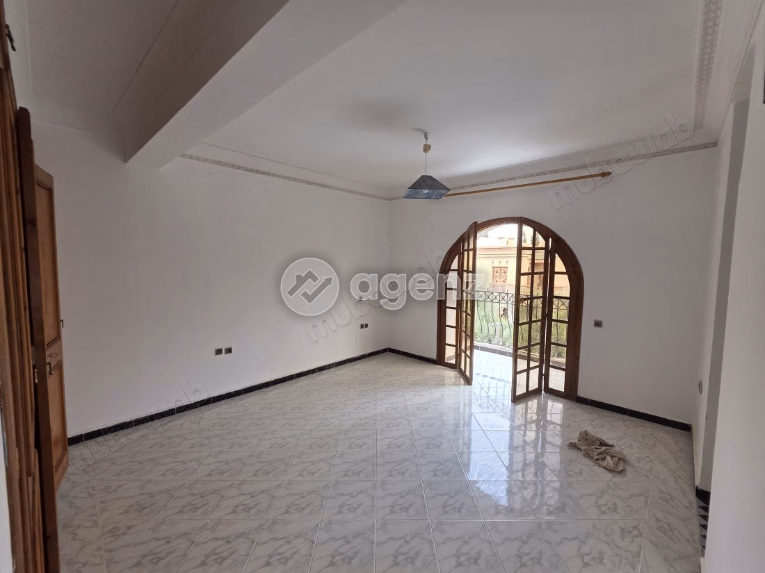 Villa for sale 411 m², 4 bedrooms Masmoudi Marrakech