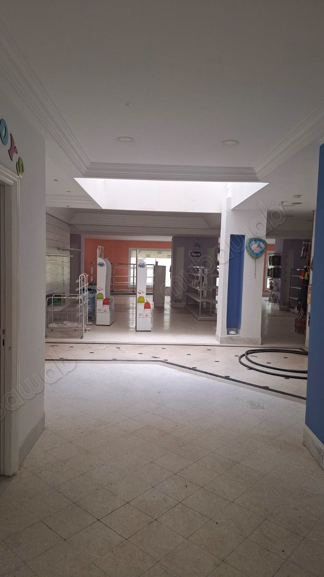 Espace Commercial 750 m² Av Hédi Nouira Ennasr 2