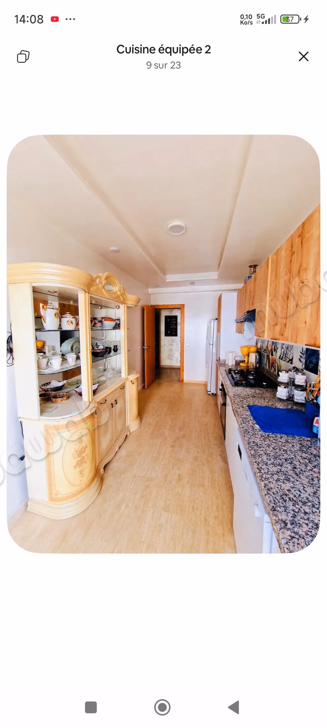 Appartement à louer à Harhoura. 
Surface totale 126 m². 
Bien meublé