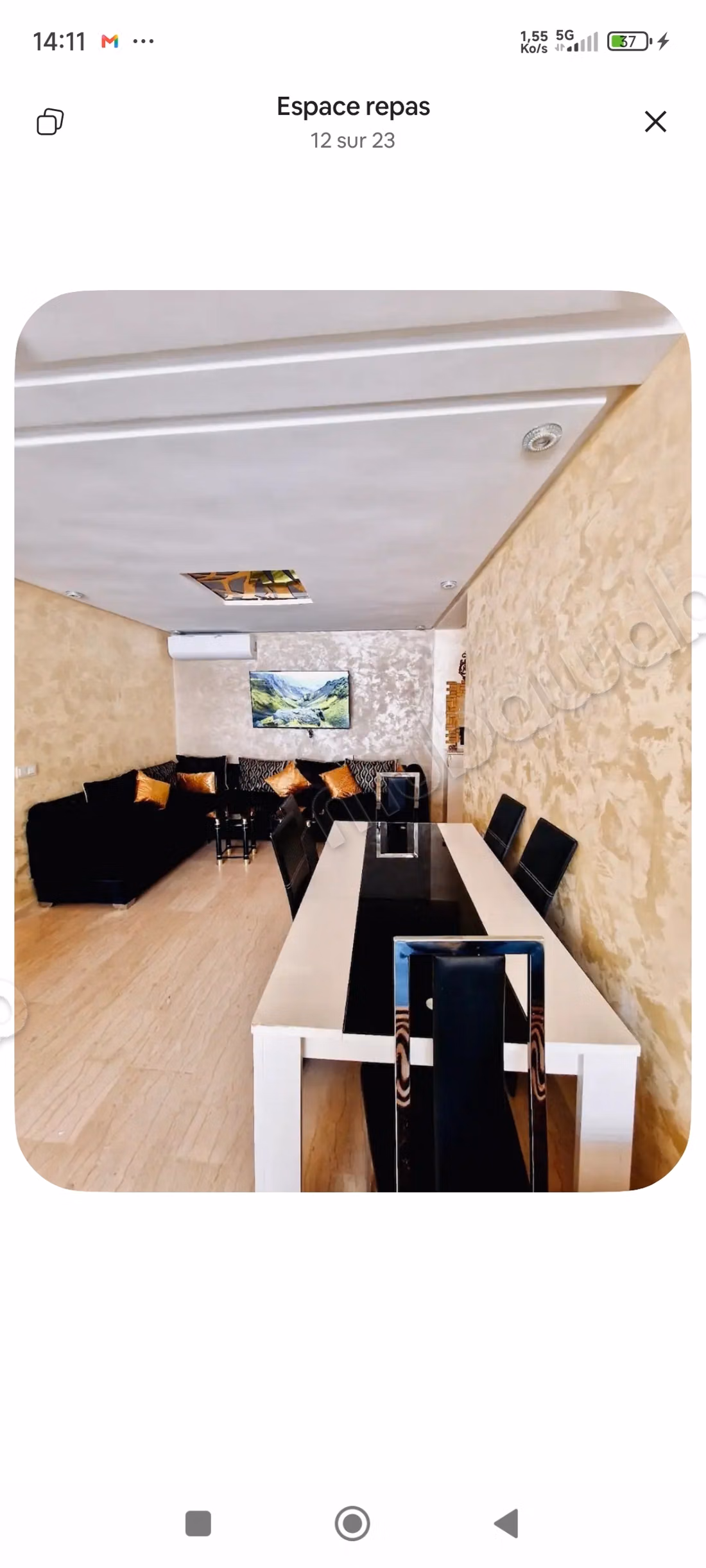 Appartement à louer à Harhoura. 
Surface totale 126 m². 
Bien meublé
