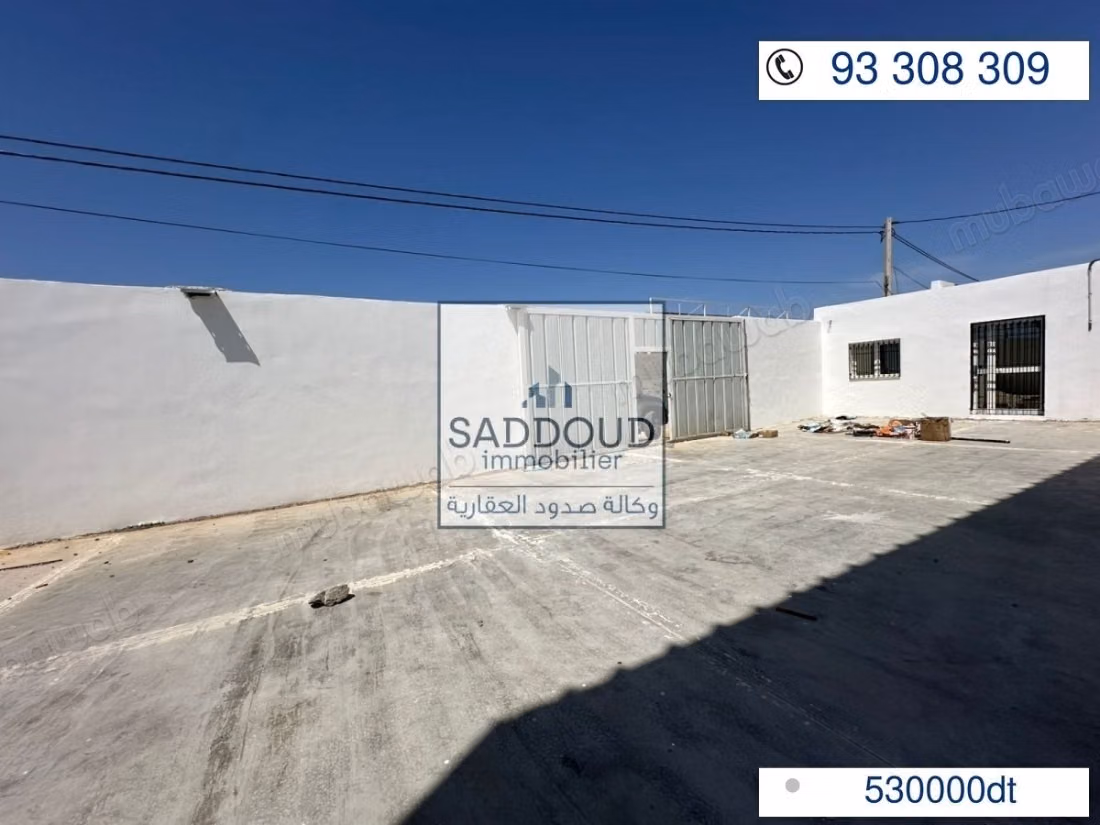 Entrepôt à vendre – Route Matar Km 8.5