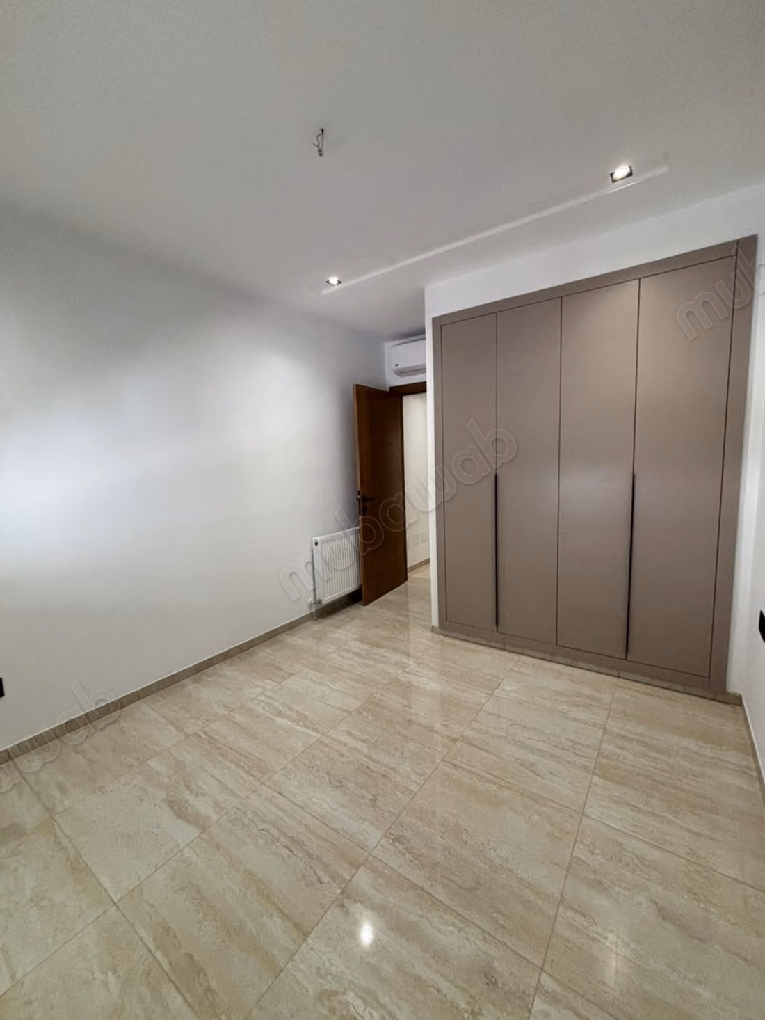 ENNASR 2 à louer joli appt S1 NEUF HAUT STG