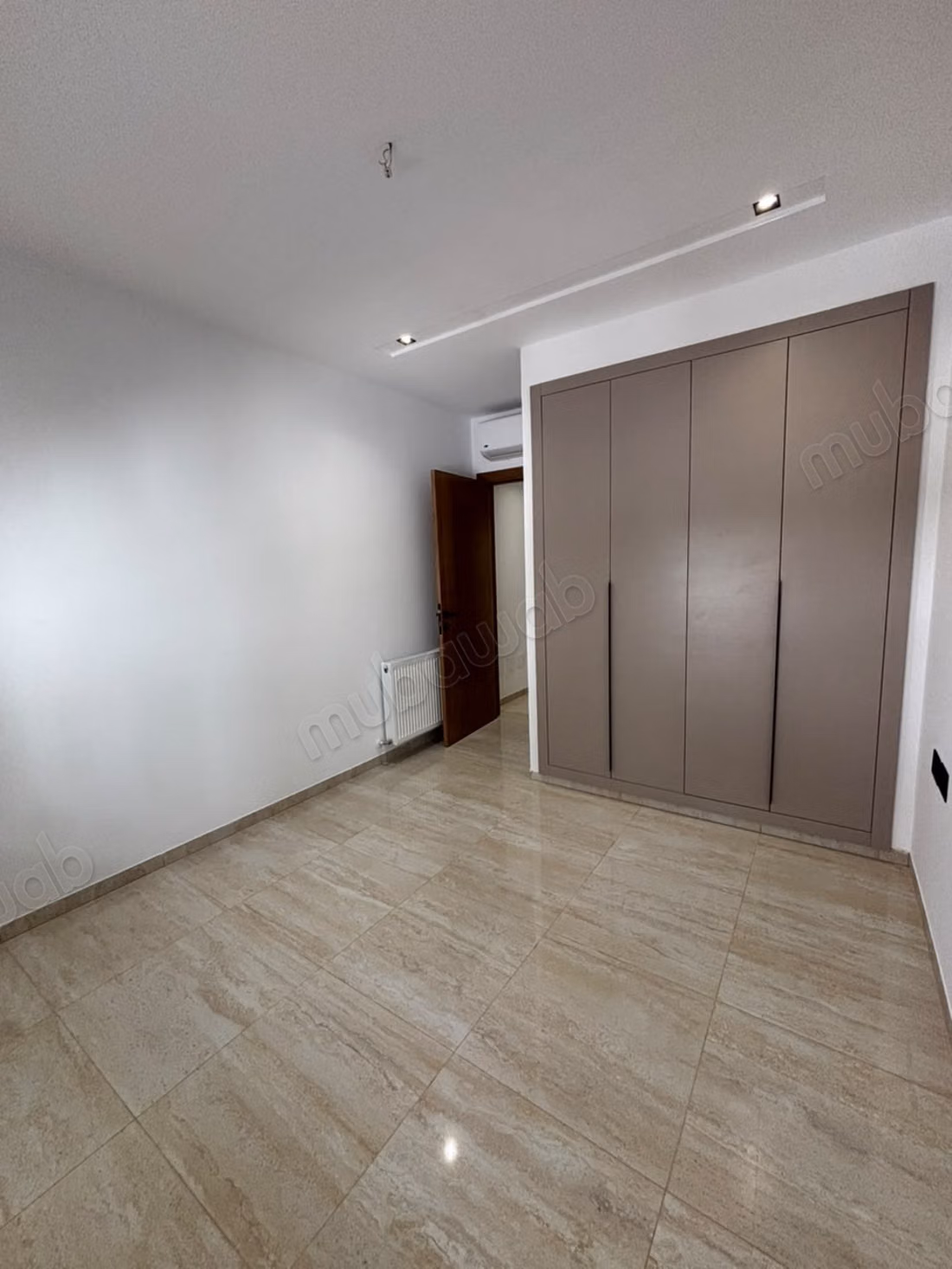 ENNASR 2 à louer joli appt S1 NEUF HAUT STG