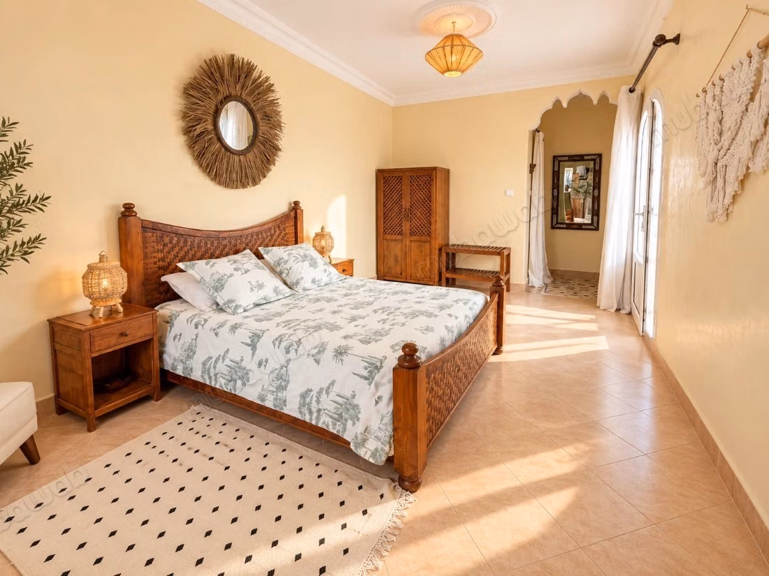 Stone villa with 5 bedrooms and a pool