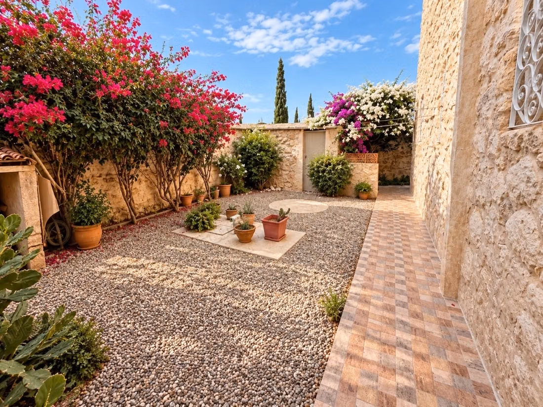 Stone villa with 5 bedrooms and a pool