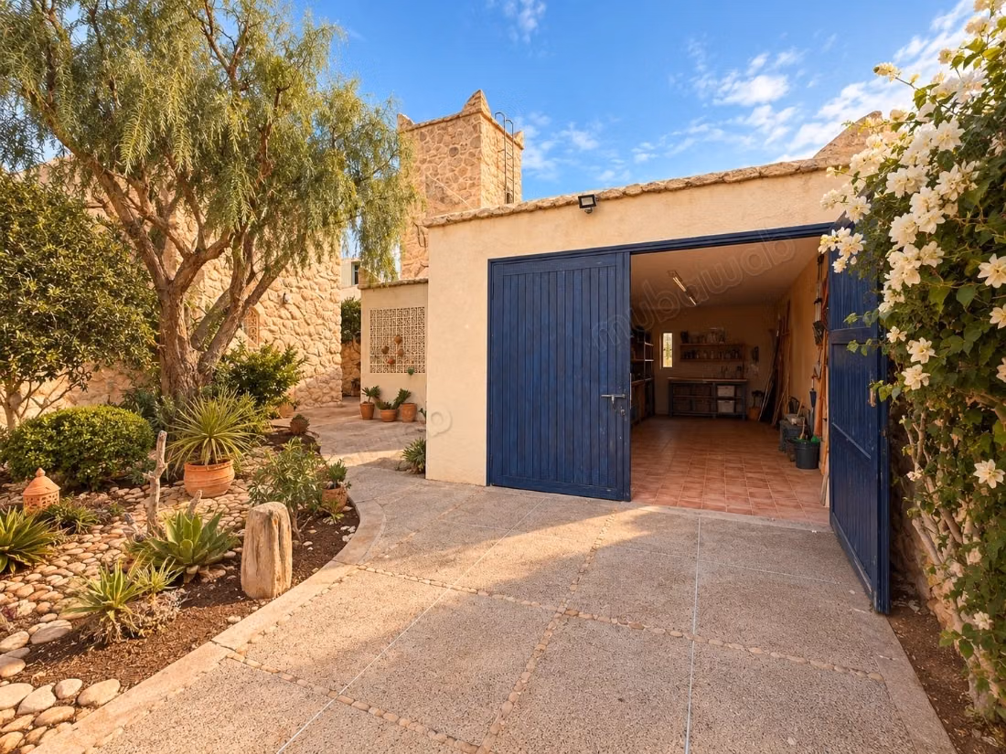 Stone villa with 5 bedrooms and a pool