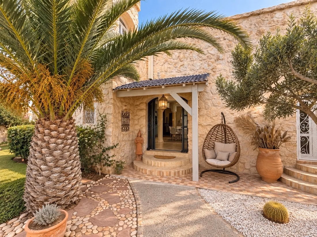 Stone villa with 5 bedrooms and a pool