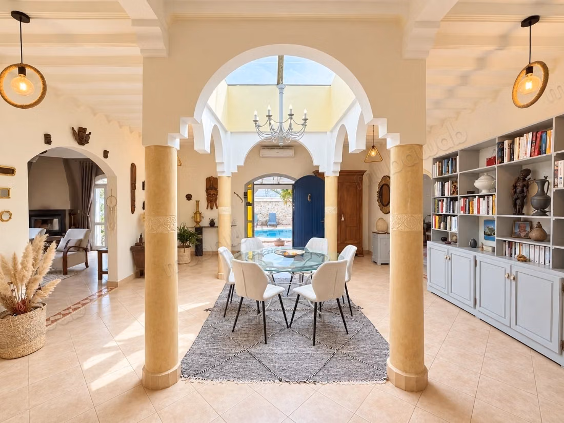 Stone villa with 5 bedrooms and a pool
