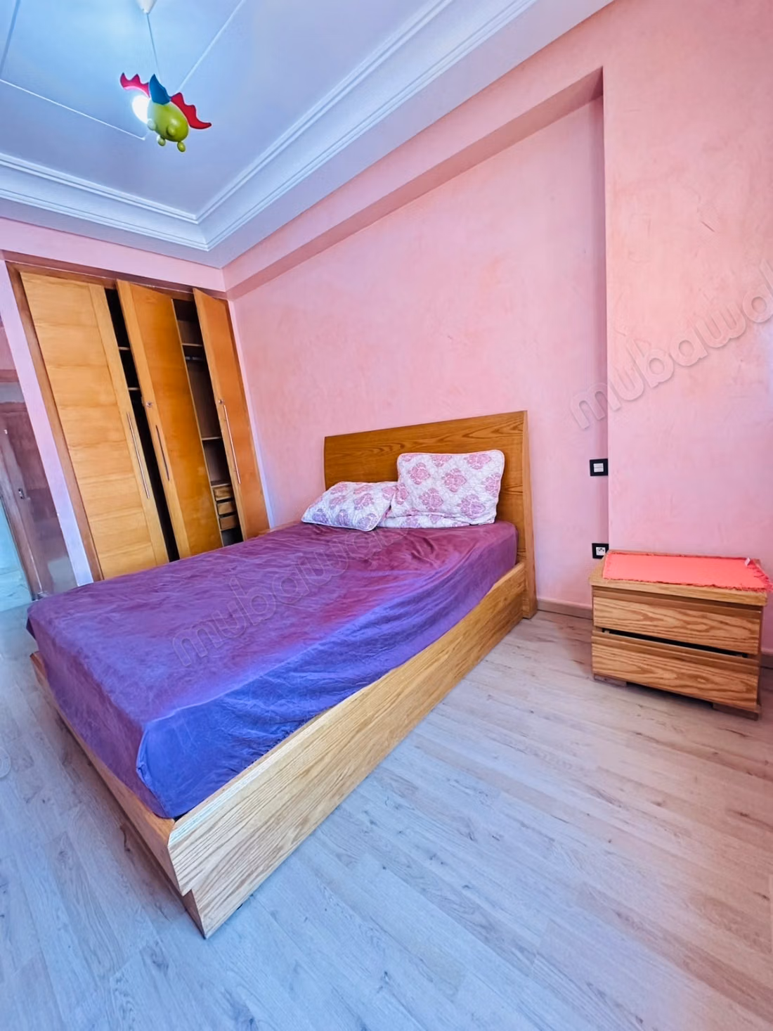 Alquile este apartamento en Belvédère. Superficie total 101 m². Bien amueblado