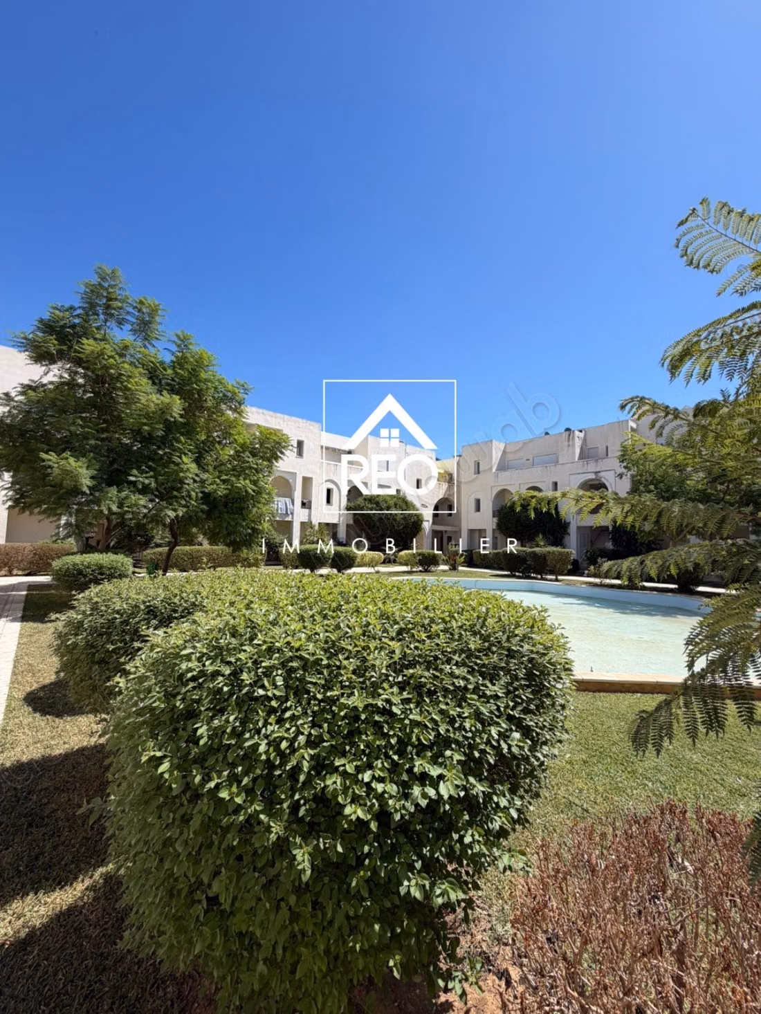 For sale: An S2 apartment in Chotrana 2