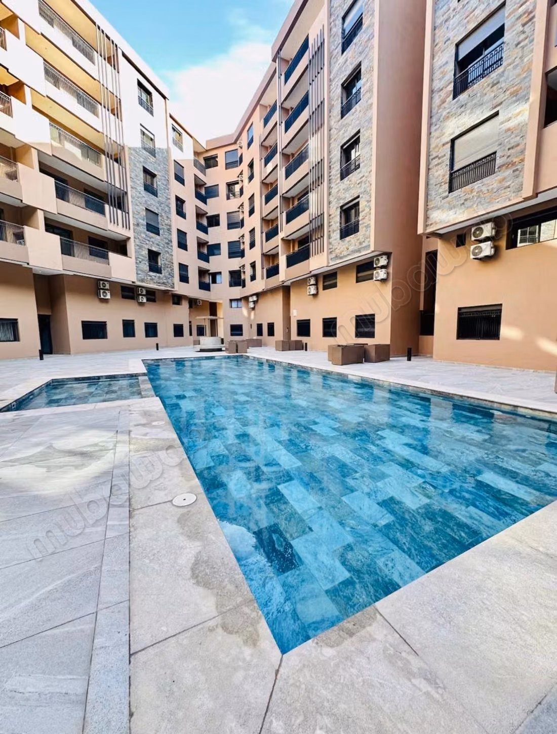 Appartement à louer à Gueliz. Superficie totale 120 m². Meublé