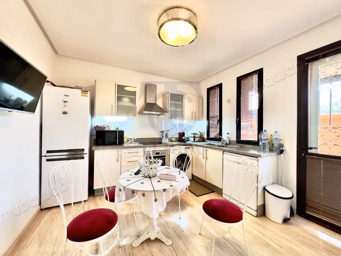 Appartement à louer à Gueliz. Superficie totale 120 m². Meublé