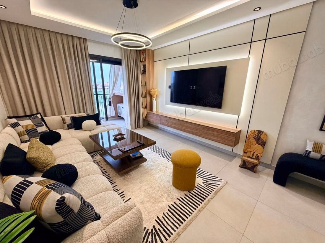 Appartement à louer à Gueliz. Superficie totale 120 m². Meublé
