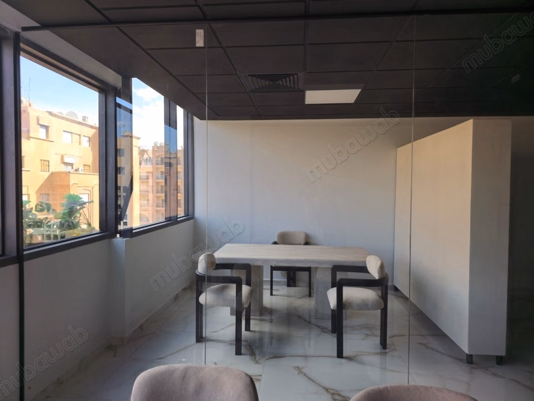 Ufficio commerciale in affitto a Guéliz. Superficie totale 58 m². Ascensore