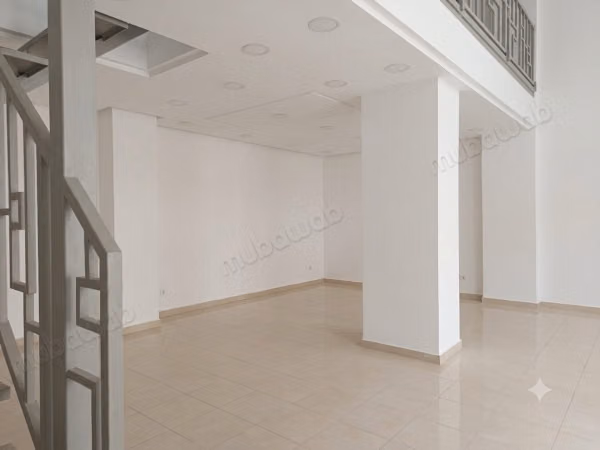 Ufficio commerciale in affitto a Guéliz. Superficie totale 58 m². Ascensore