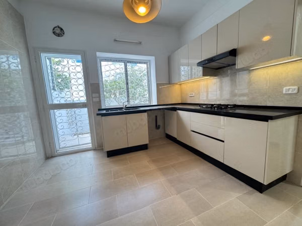For rent: villa jumlé S5 lac1