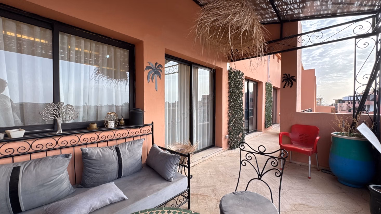 Appartement meublé 2 chambres avec terrasse et piscine 
Résidence Babylone, Hivernage