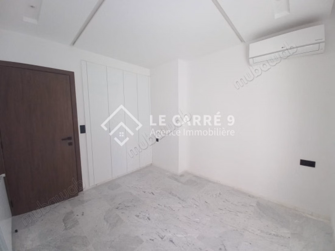 For rent an S2 apartment in the Jardins de Carthage