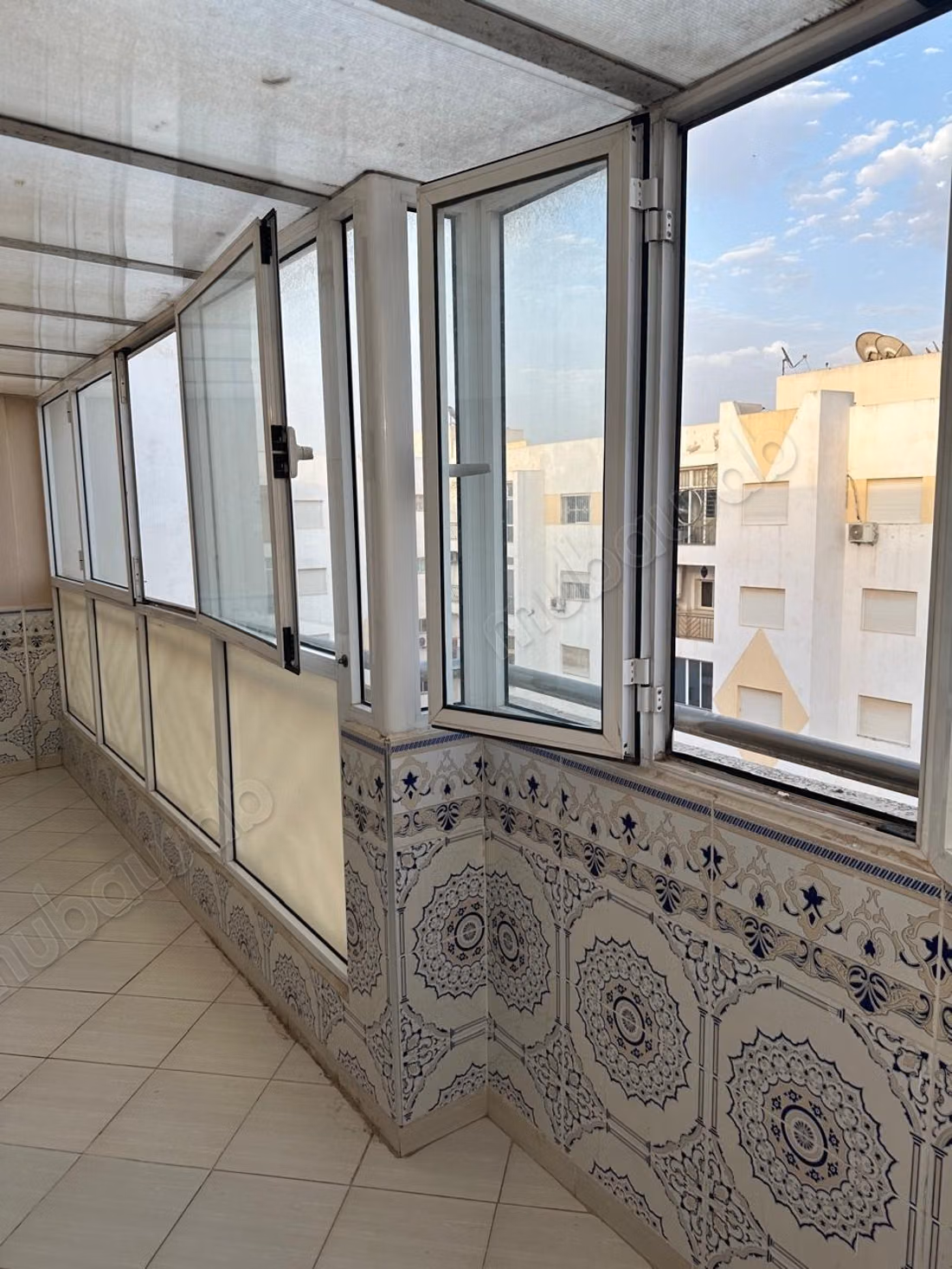 Mooi appartement te huur in het toeristische gebied. Totale oppervlakte 95 m². Gemeubileerd