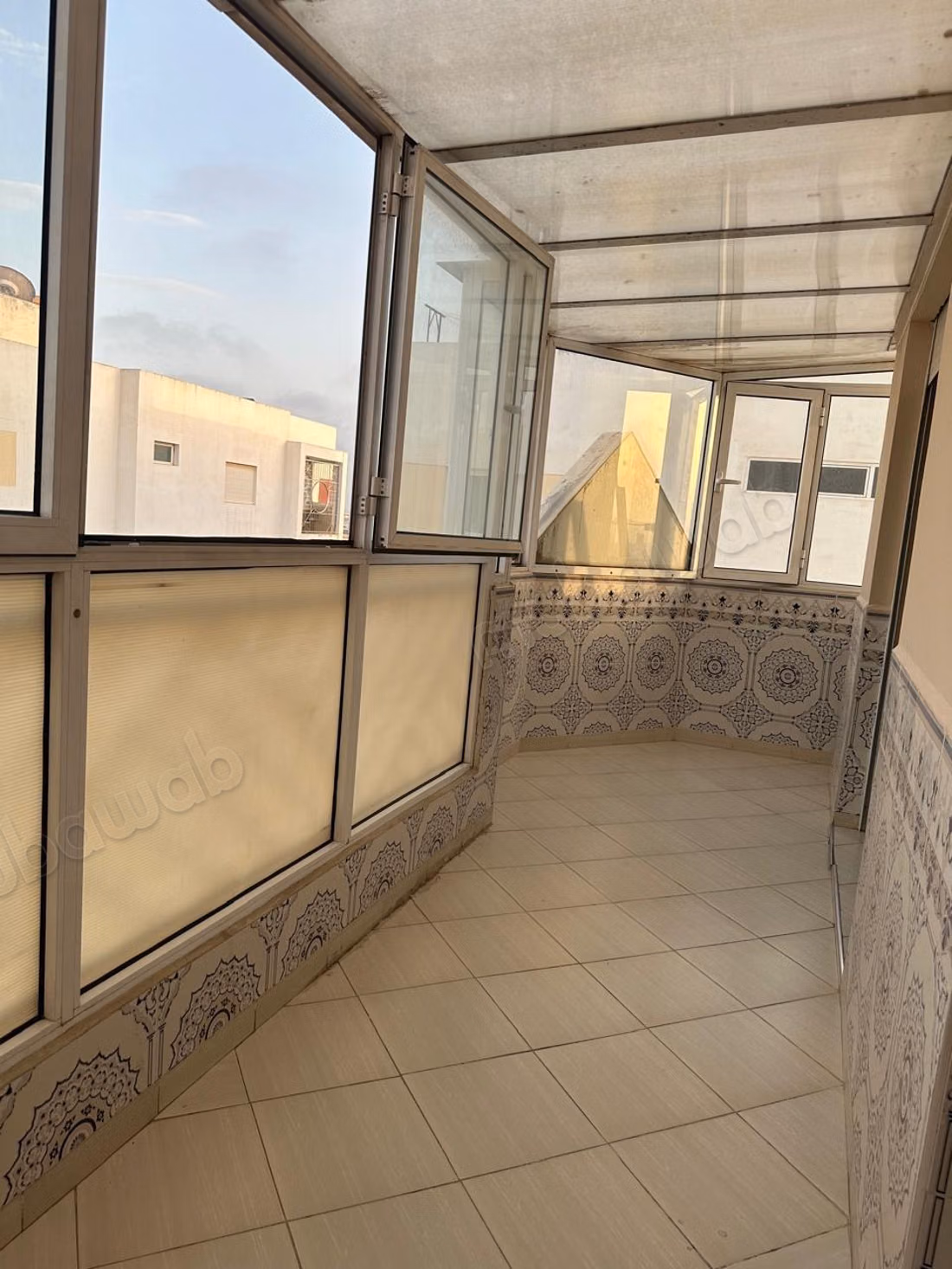 Mooi appartement te huur in het toeristische gebied. Totale oppervlakte 95 m². Gemeubileerd